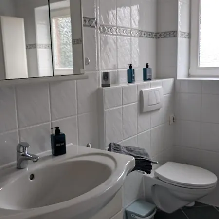 FeWo am Hof  Große Wohnung mit zwei Schlafzimmern, seperate Küche und großem Bad Apartment