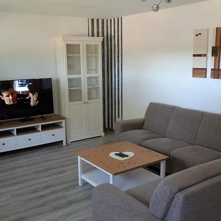 FeWo am Hof  Große Wohnung mit zwei Schlafzimmern, seperate Küche und großem Bad *