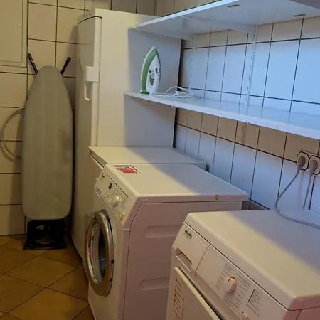 FeWo am Hof  Große Wohnung mit zwei Schlafzimmern, seperate Küche und großem Bad Apartment