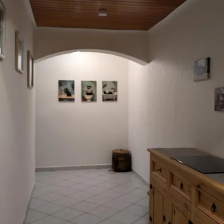 Am Hof  Große Mit Zwei Schlafzimmern, Seperate Küche Und Großem Bad