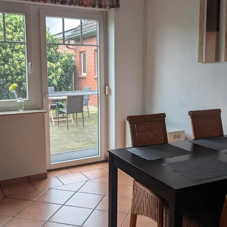 Am Hof  Große Mit Zwei Schlafzimmern, Seperate Küche Und Großem Bad