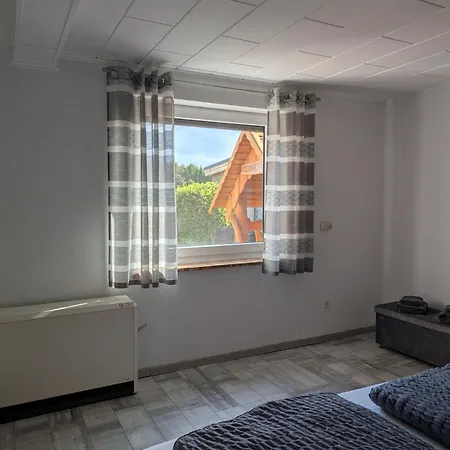 FeWo am Hof  Große Wohnung mit zwei Schlafzimmern, seperate Küche und großem Bad Apartment